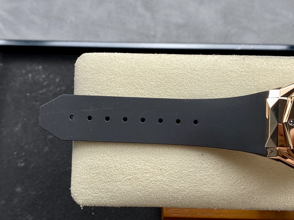 ウブロコピー時計着用イメージ